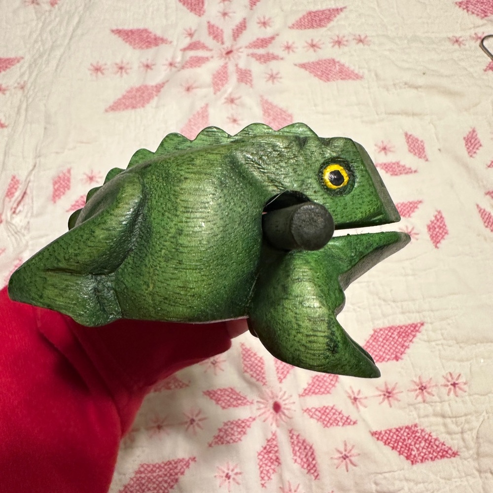 Charming Green Wooden Reptile Decor